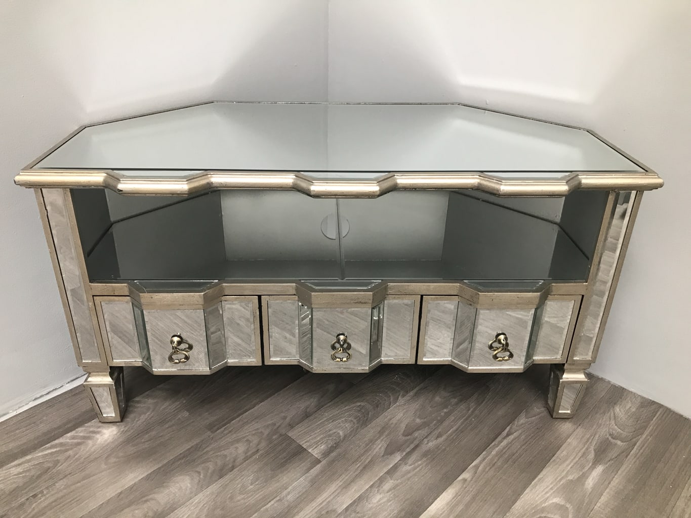 Mirrored tv unit corner table