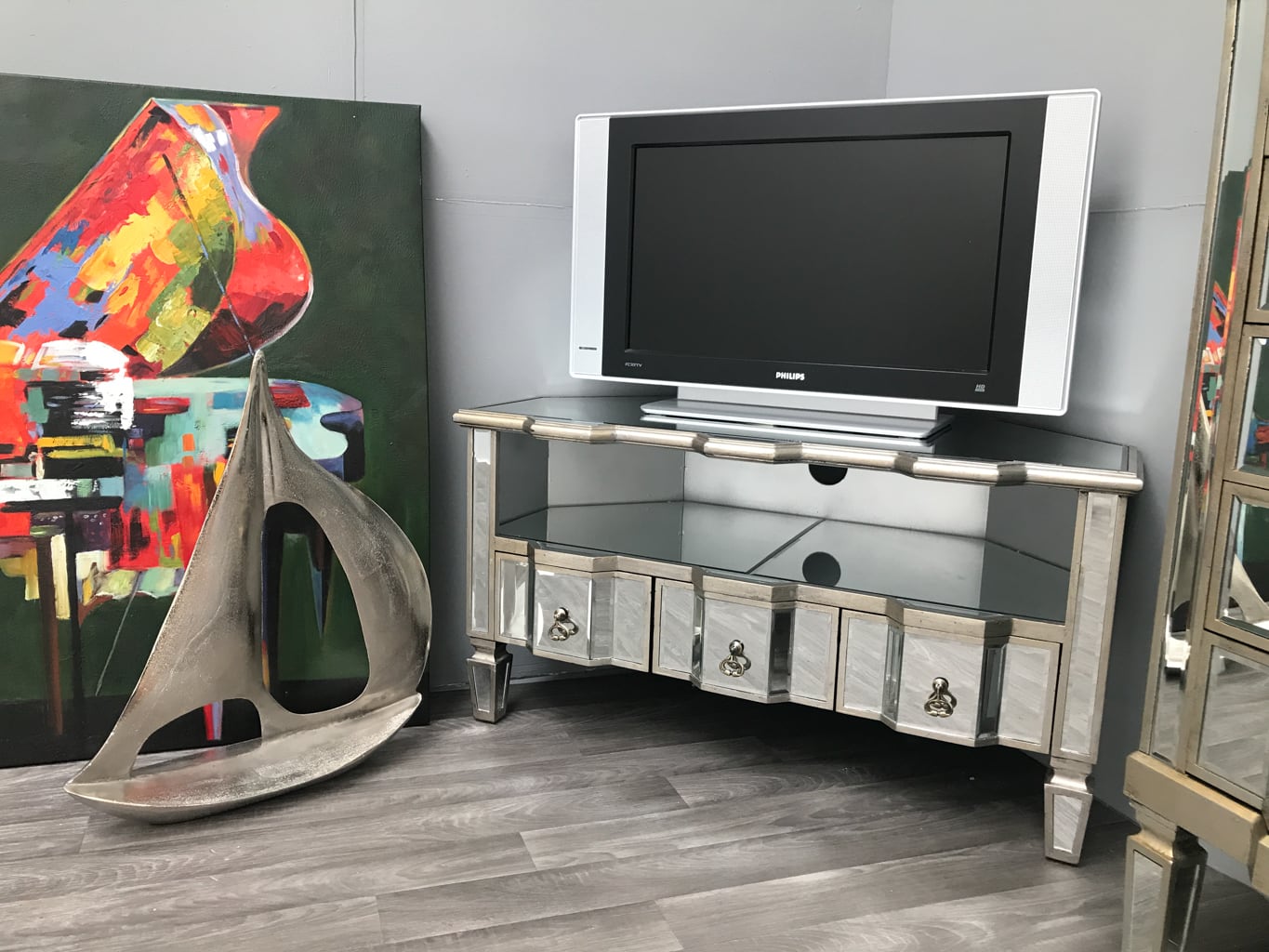 Corner Mirrored tv unit